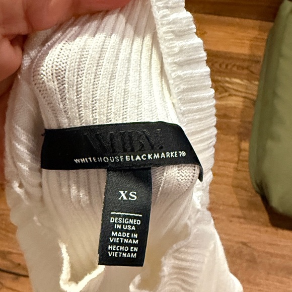 White House Black Market Ivory Ribbed Mock Neck Sweater XS - Picture 4 of 4